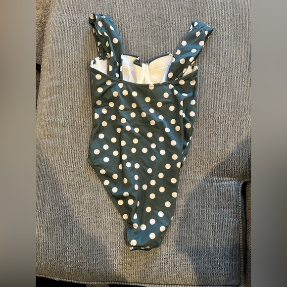 D09.25. ASOS green and cream polka dot one piece swimsuit  Sz 6A/B - Picture 2 of 4